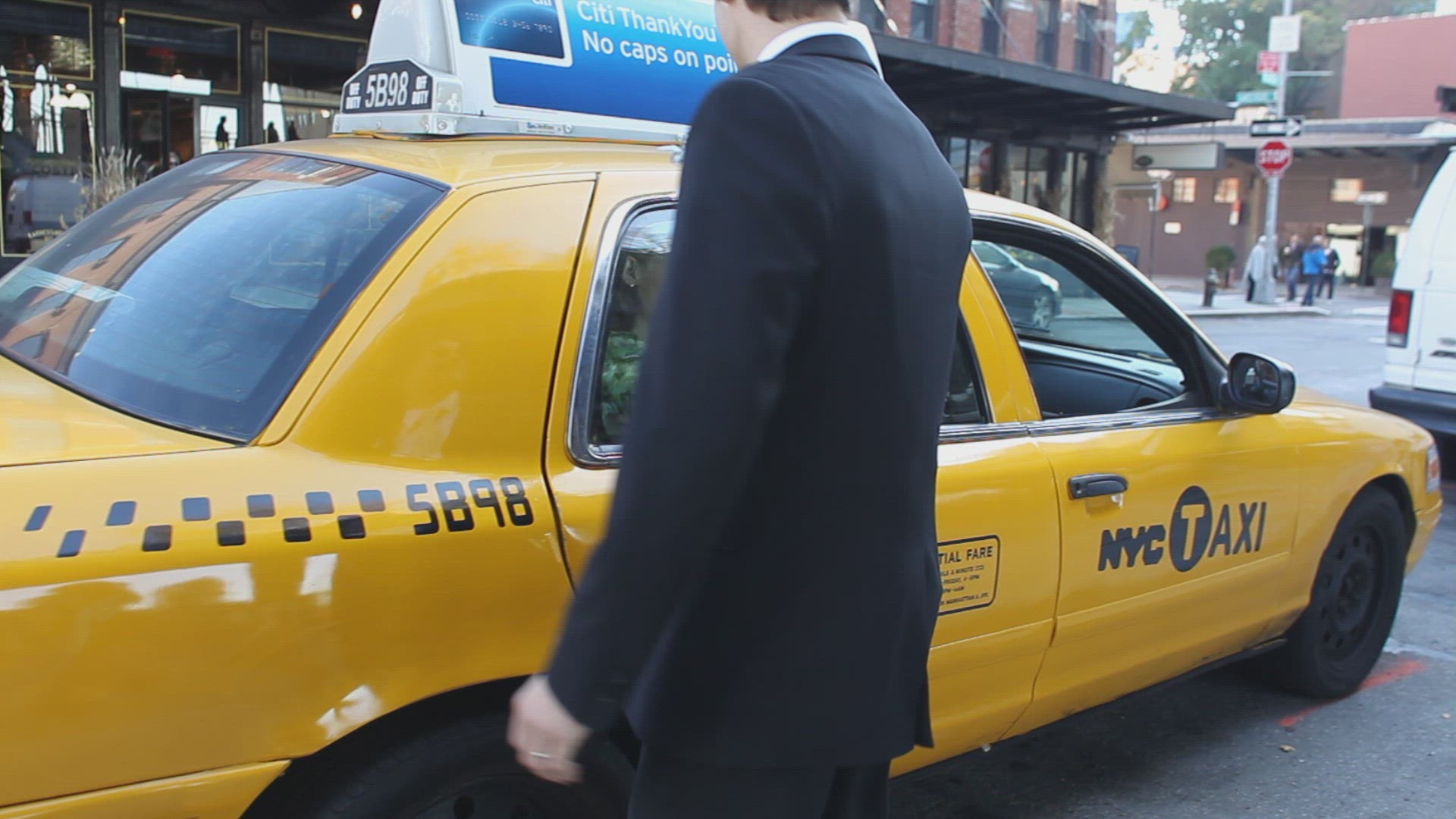 438976016 / Bridal Couple / Yellow Cab / New York City