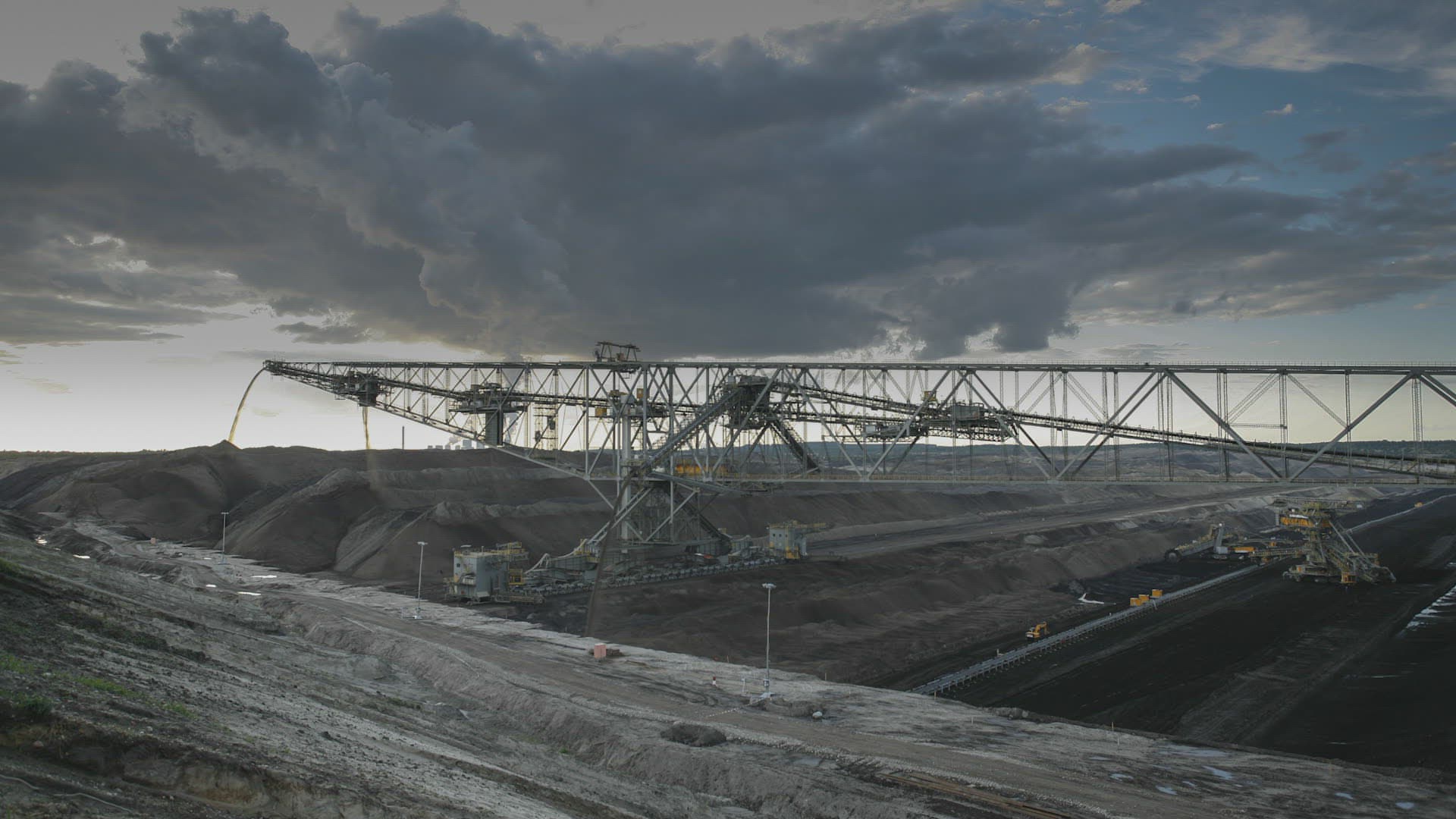 434582943 / Brown Coal Mining / Germany / Timelapse