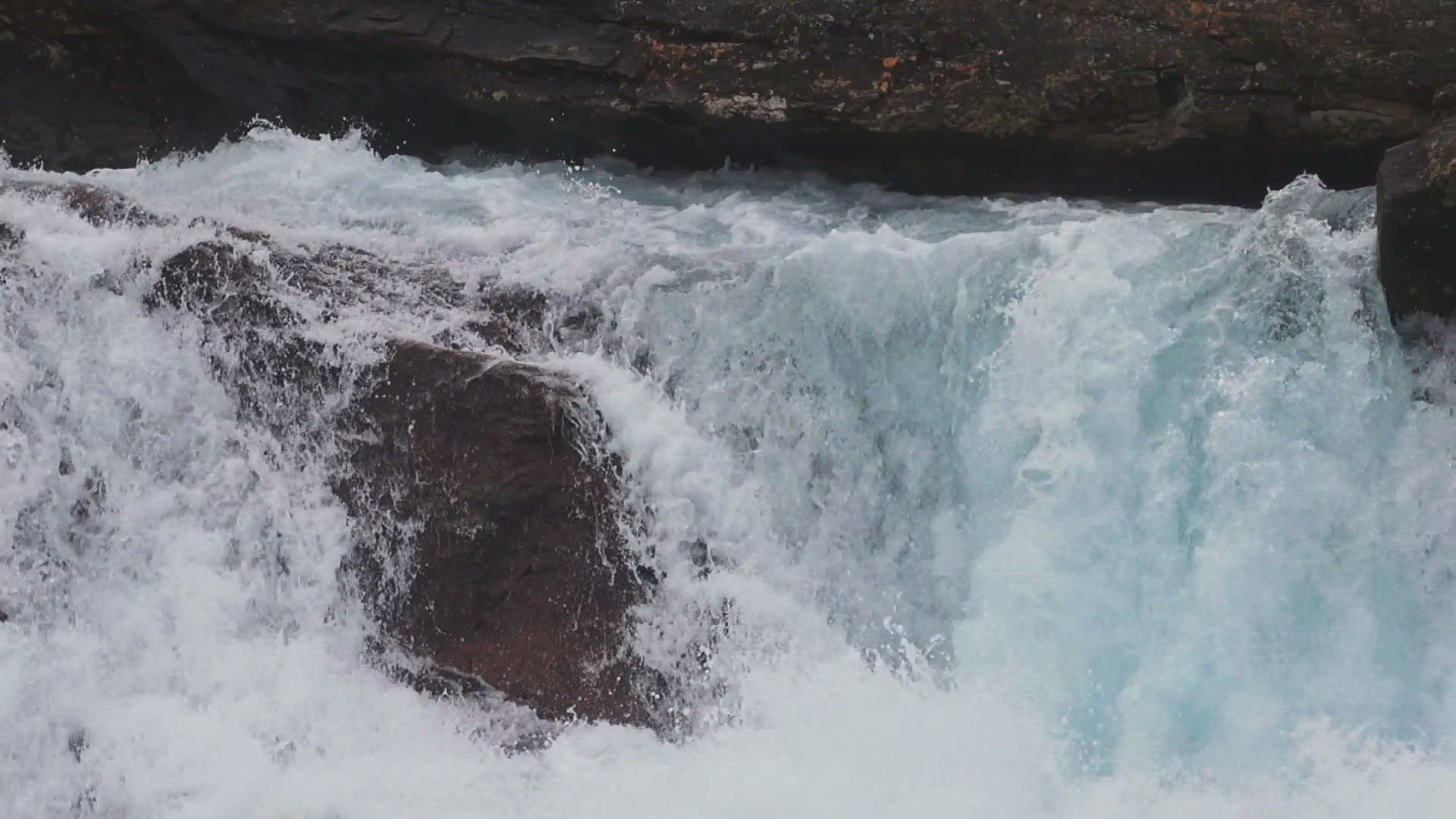 790033392 / Québec / Splashing / Canada