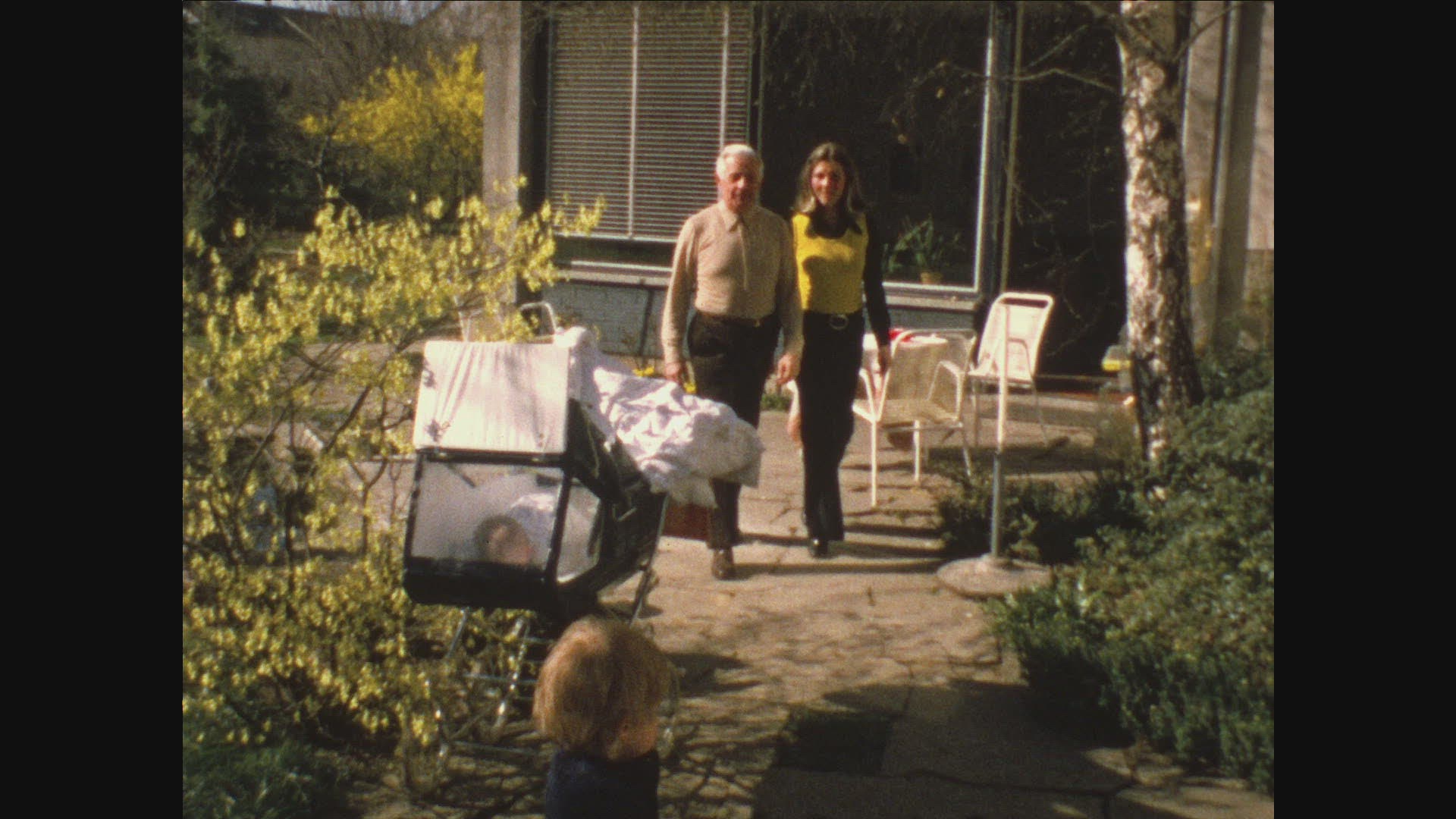 640671019 / Brother / Baby Buggy / Home Movies / 1970 - 1975