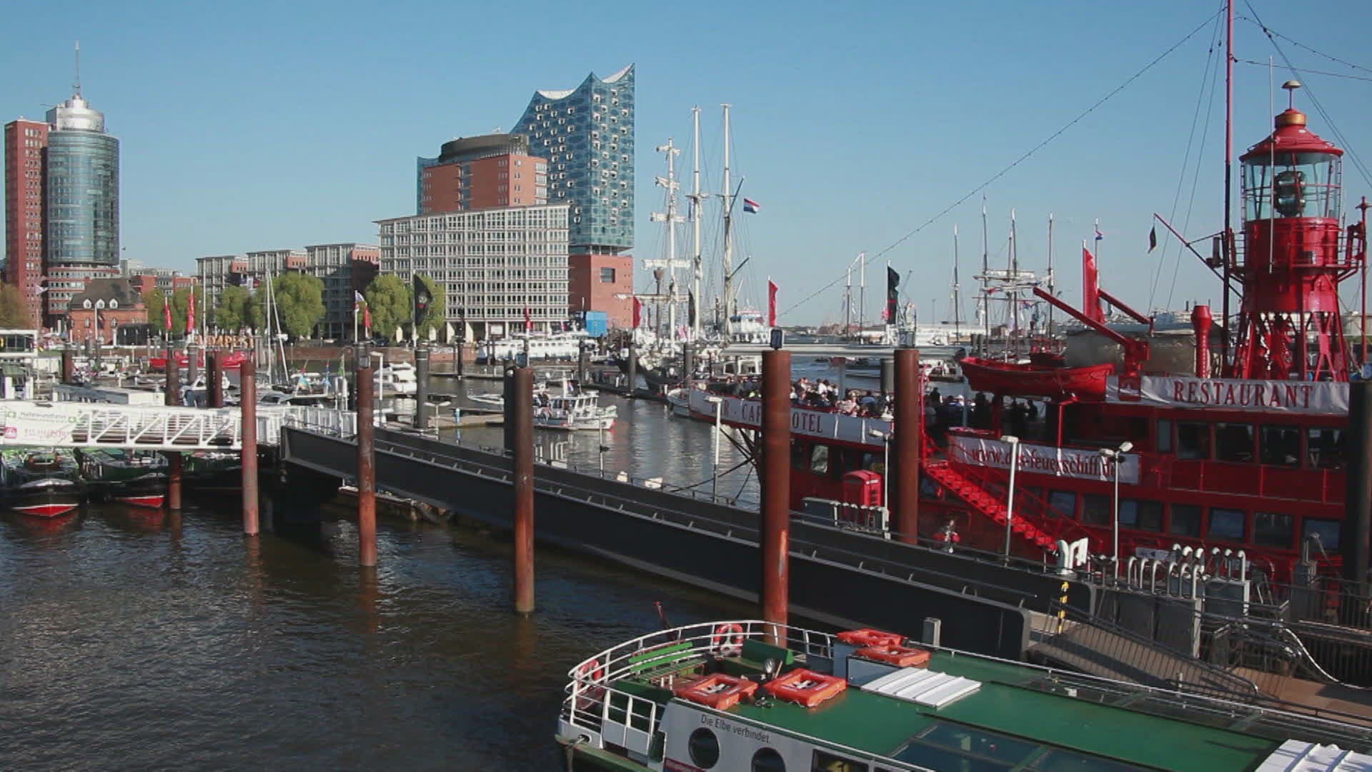 444162241 / Lightship / Hamburg / Germany