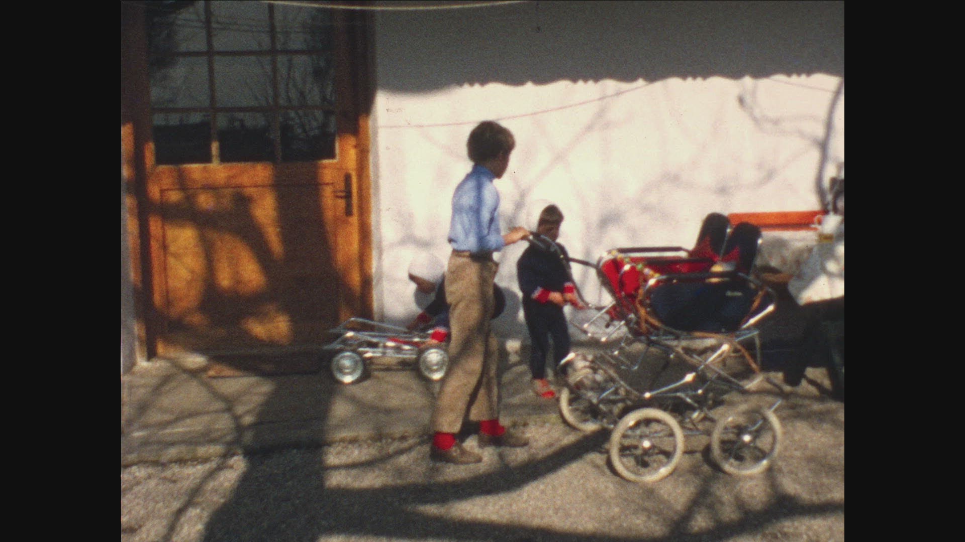 699050108 / Toddler / Terrace / Home Movies / 1970 - 1975