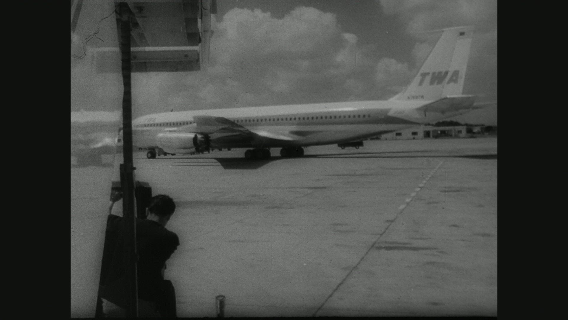 307935536 / Peter Ustinov / Sandra Dee / Arrival / Rome / May 30, 1960