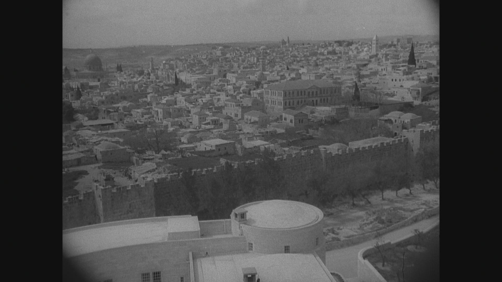 710956250 / Jew / Prayer / Wailing Wall / Jerusalem / 1938