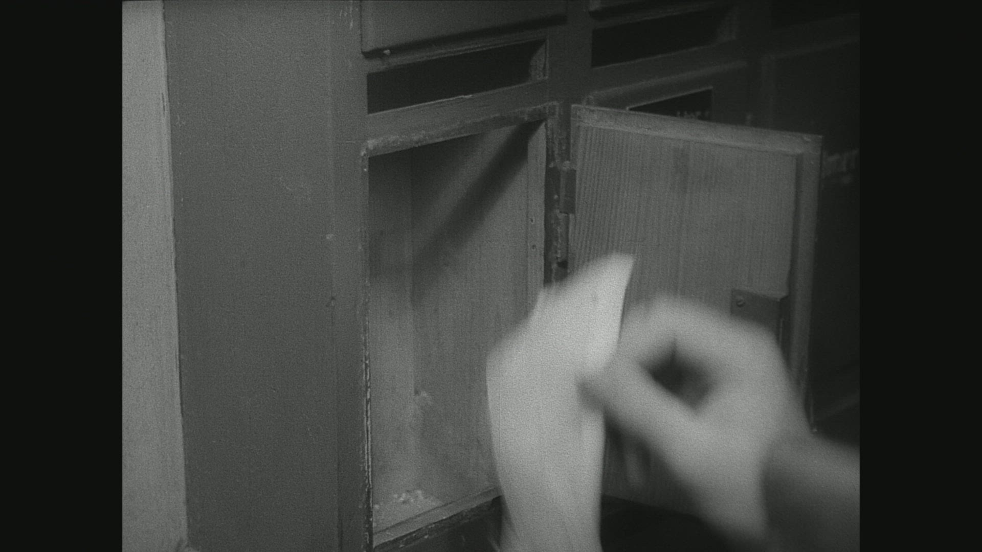 321080945 / Father / Daughter / Saying Goodbye / Germany / 1948