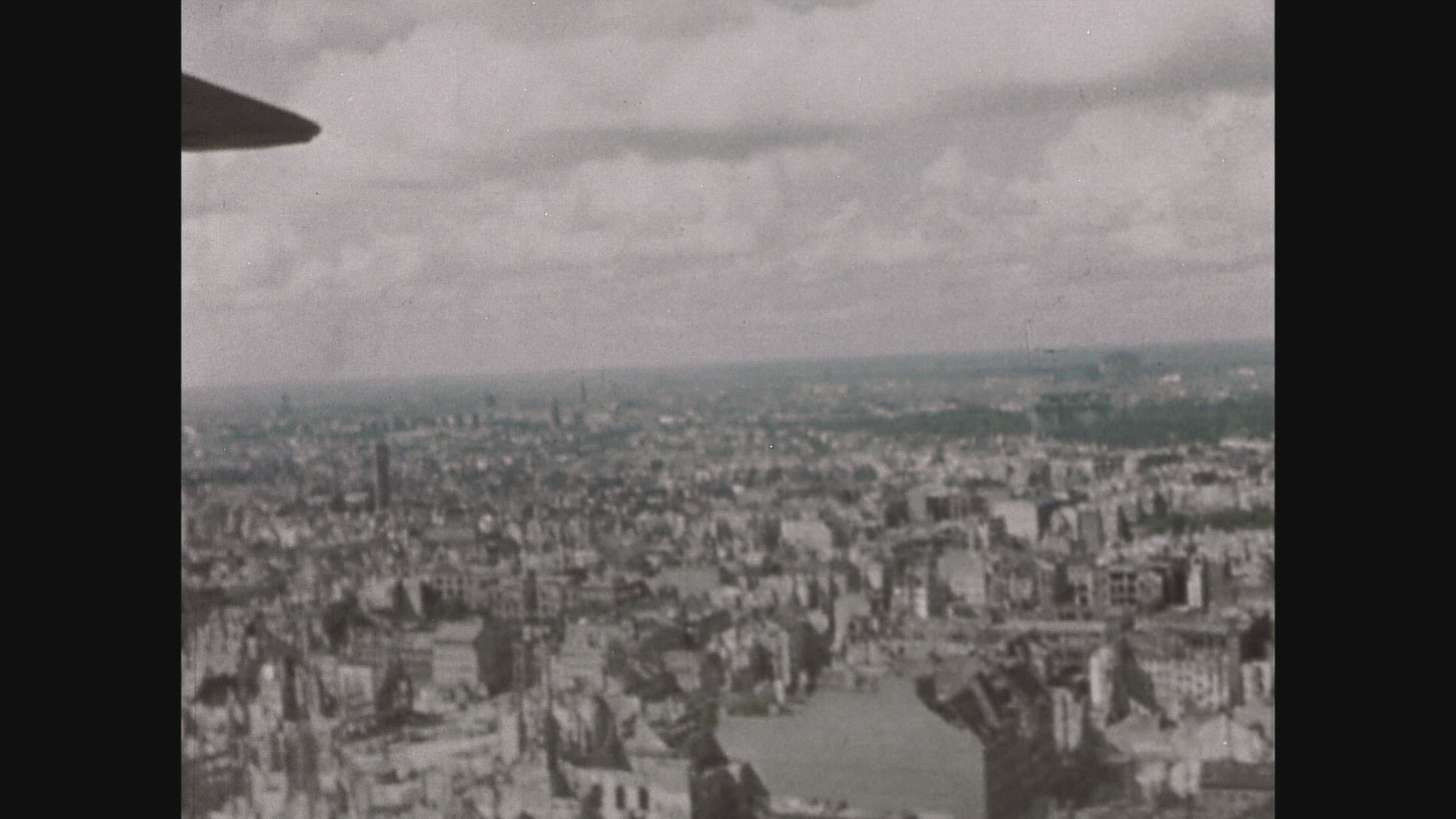 569650925 / Bomb Damage / End of War / Berlin / 1945