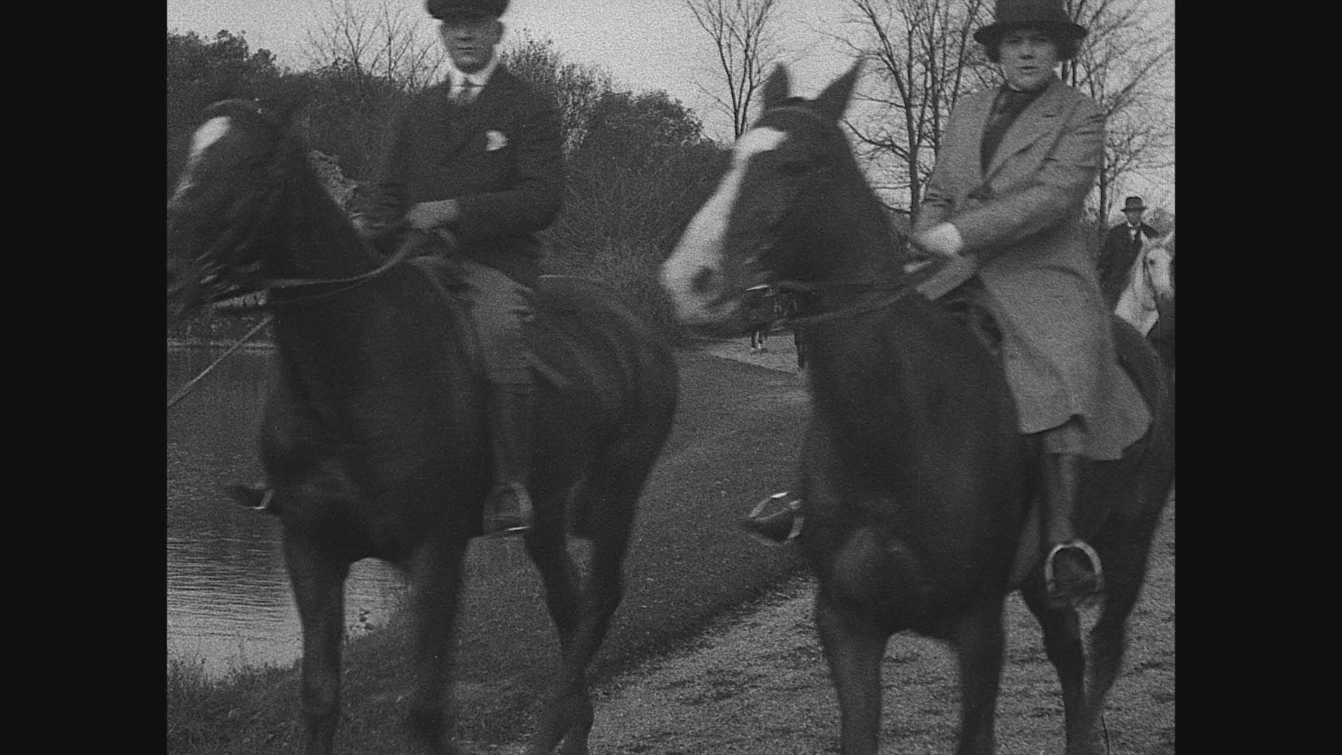 242940089 / Riding / USA / 1916