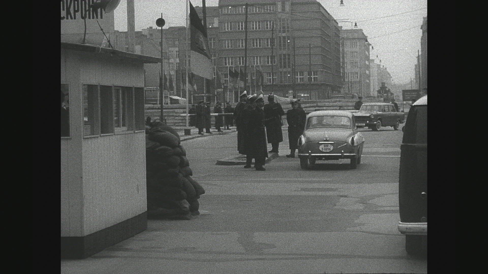 465072351 / Checkpoint Charlie / Berlin / Aug 30, 1961