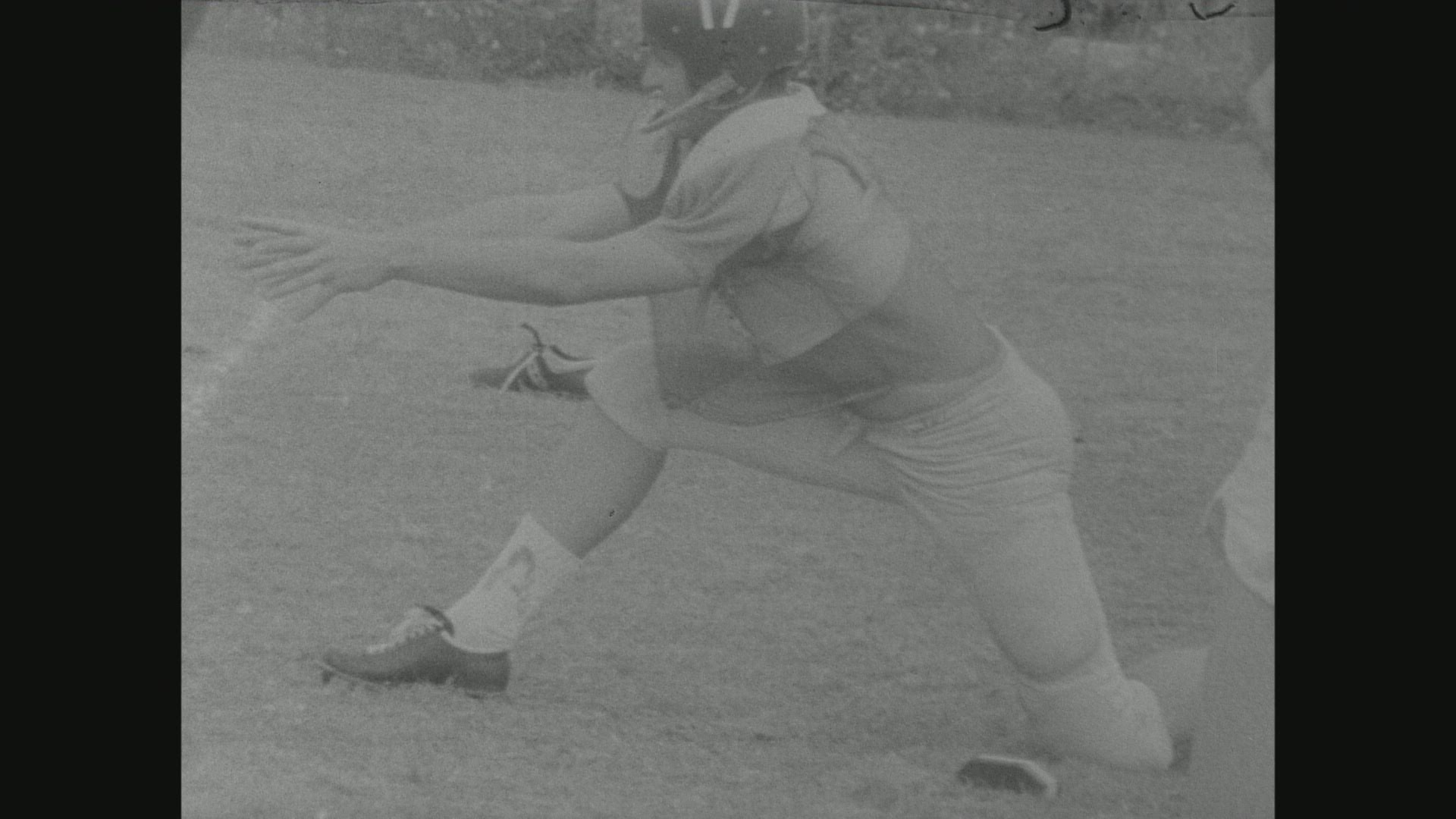 824109897 / American Football / Alabama Crimson Tide / USA / May 5, 1967