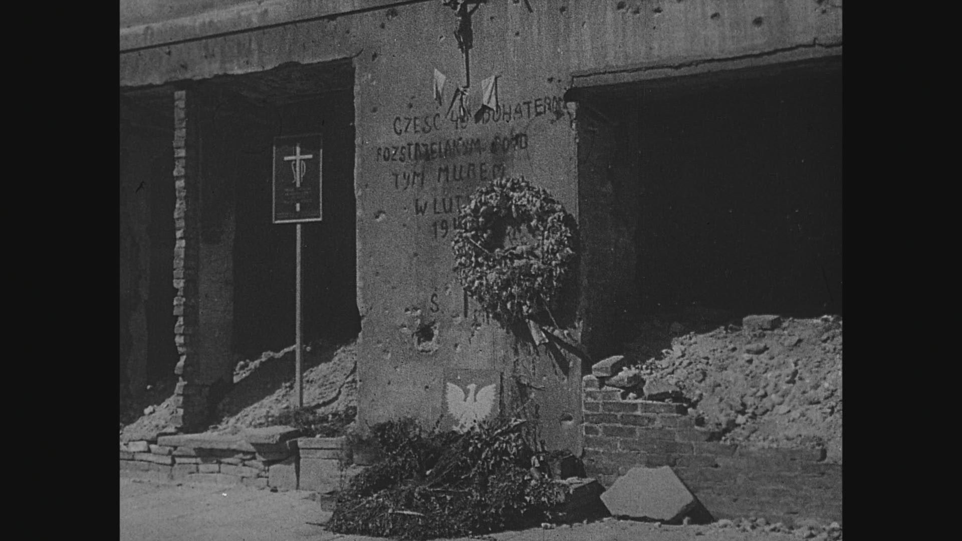 728705147 / Commemoration / Killed Soldier / Warsaw / Poland / 1945