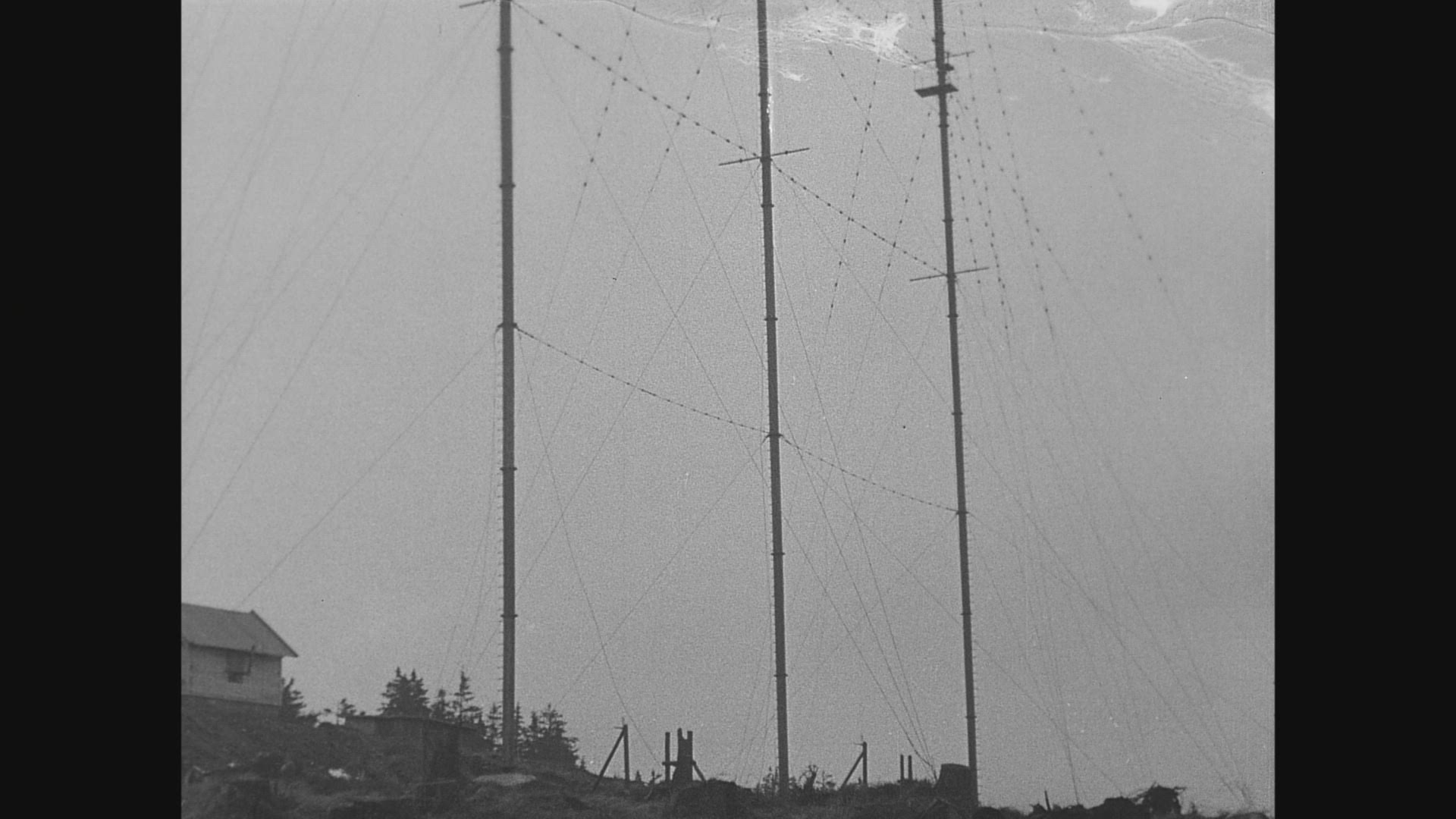 365133289 / Berlin Blockade / Telecommunication / Transmitter Mast / 1948
