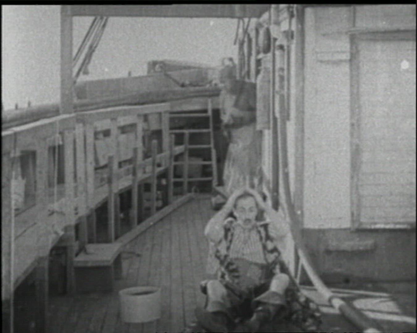 297511040 / Slapstick / Clip / 1940 - 1949