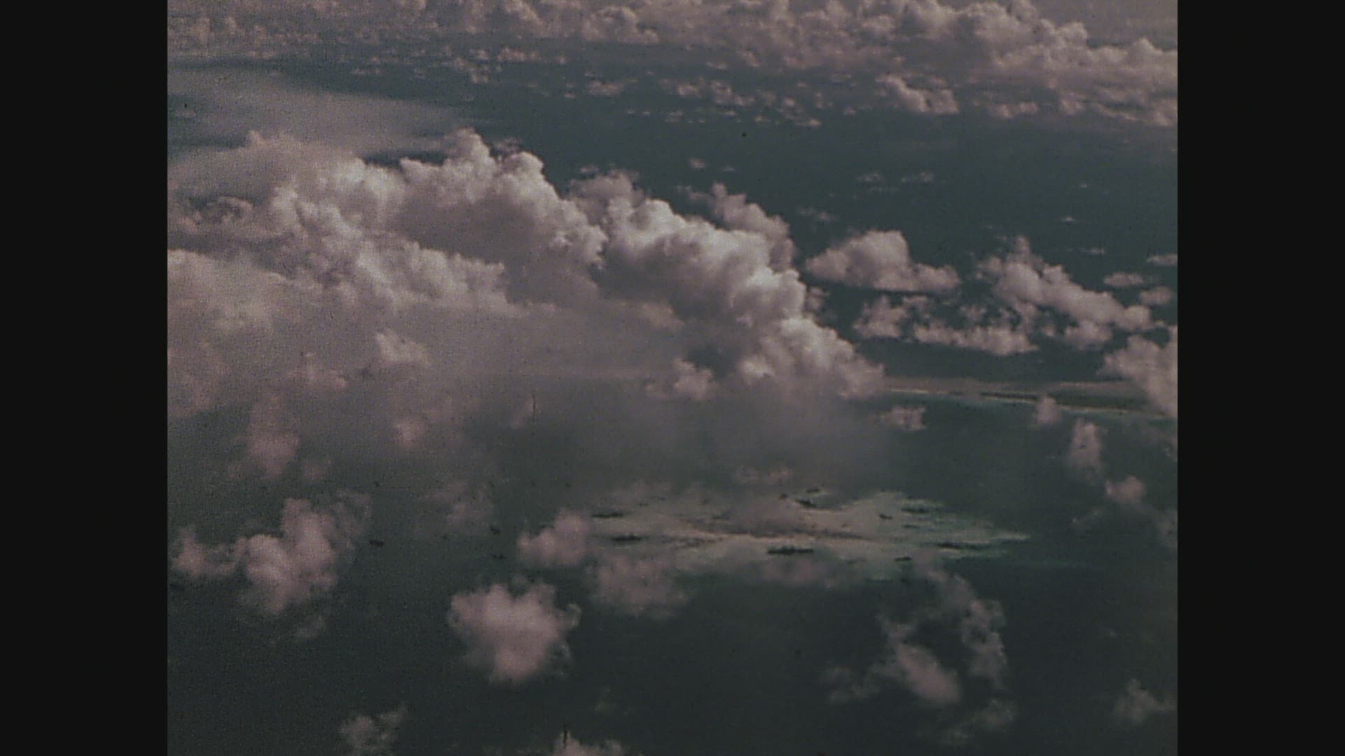 805497739 / Atomic Bomb Testing / US Army / Bikini Atoll / Jul 25, 1946