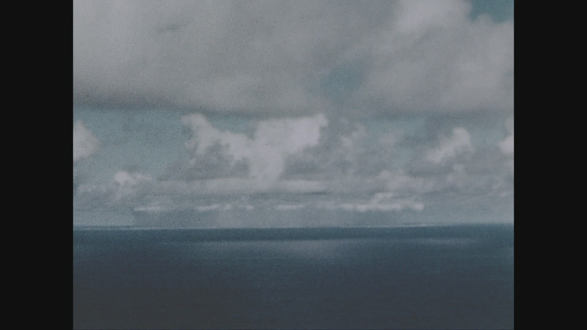 672072190 / Test Baker / Atomic Bomb Testing / Nuclear Explosion / Bikini Atoll / 1946