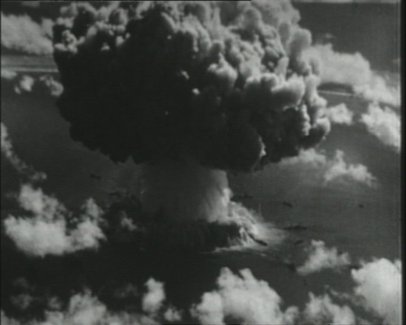 243524606 / Atomic Bomb / 1940 - 1959