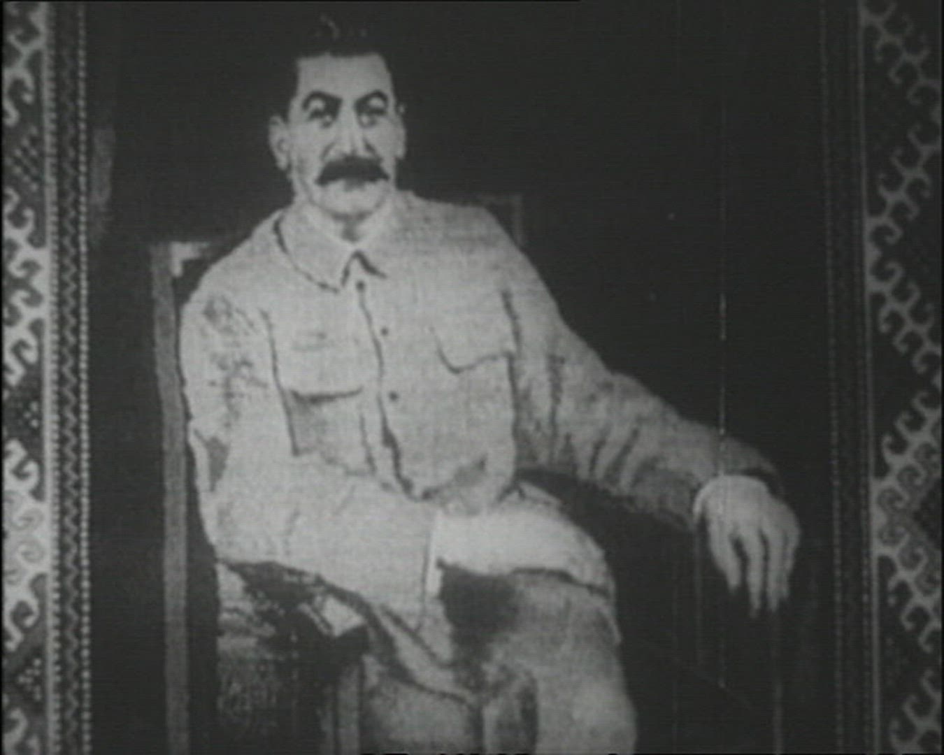 924447993 / Personality Cult / Communism / 1920 - 1939