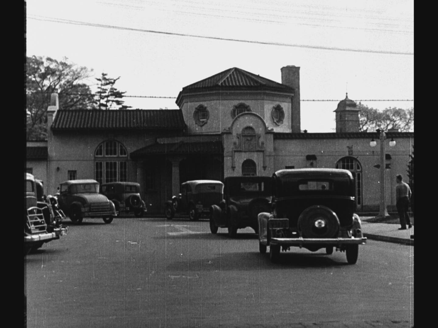 927655791 / Saying Goodbye / Railway Station / USA / 1933