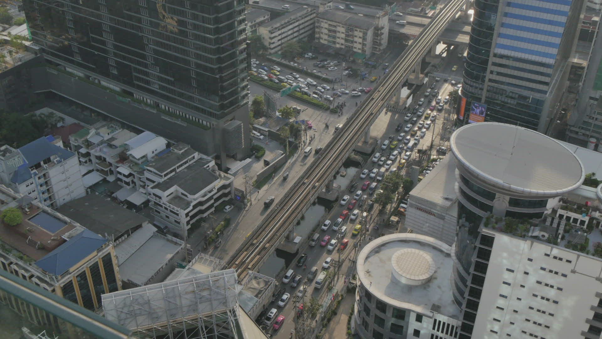191062361 / Thai / Looking Down / Bang Rak District