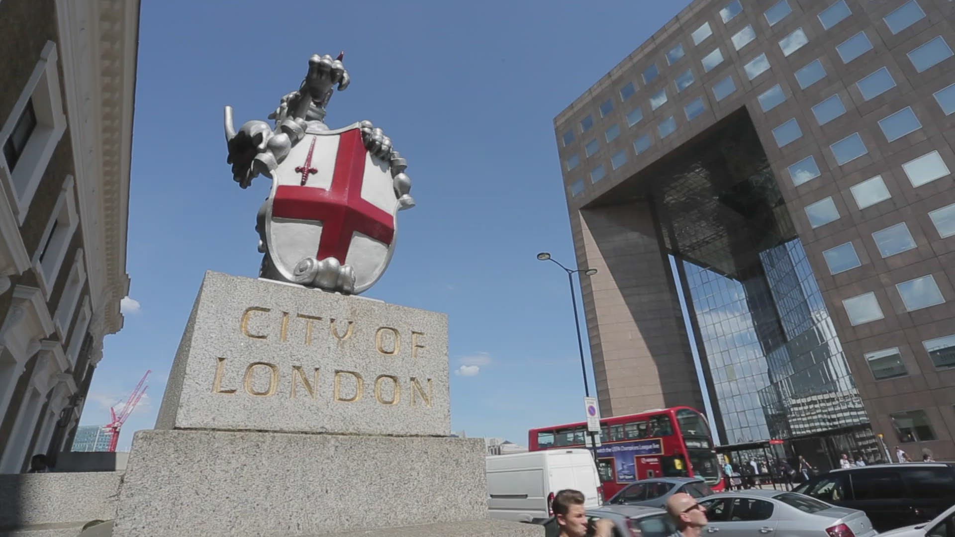 735415304 / Lettering / Tradition / London