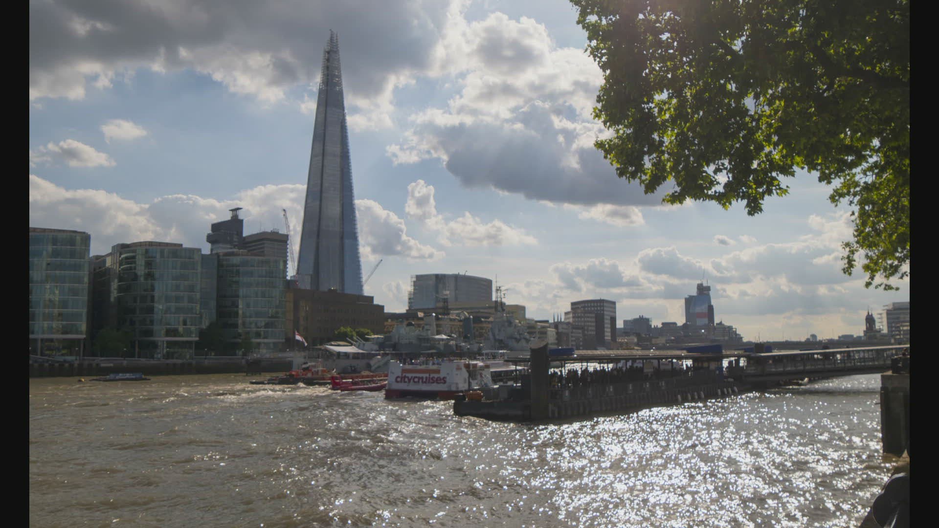 144289689 / Tree / Tradition / London