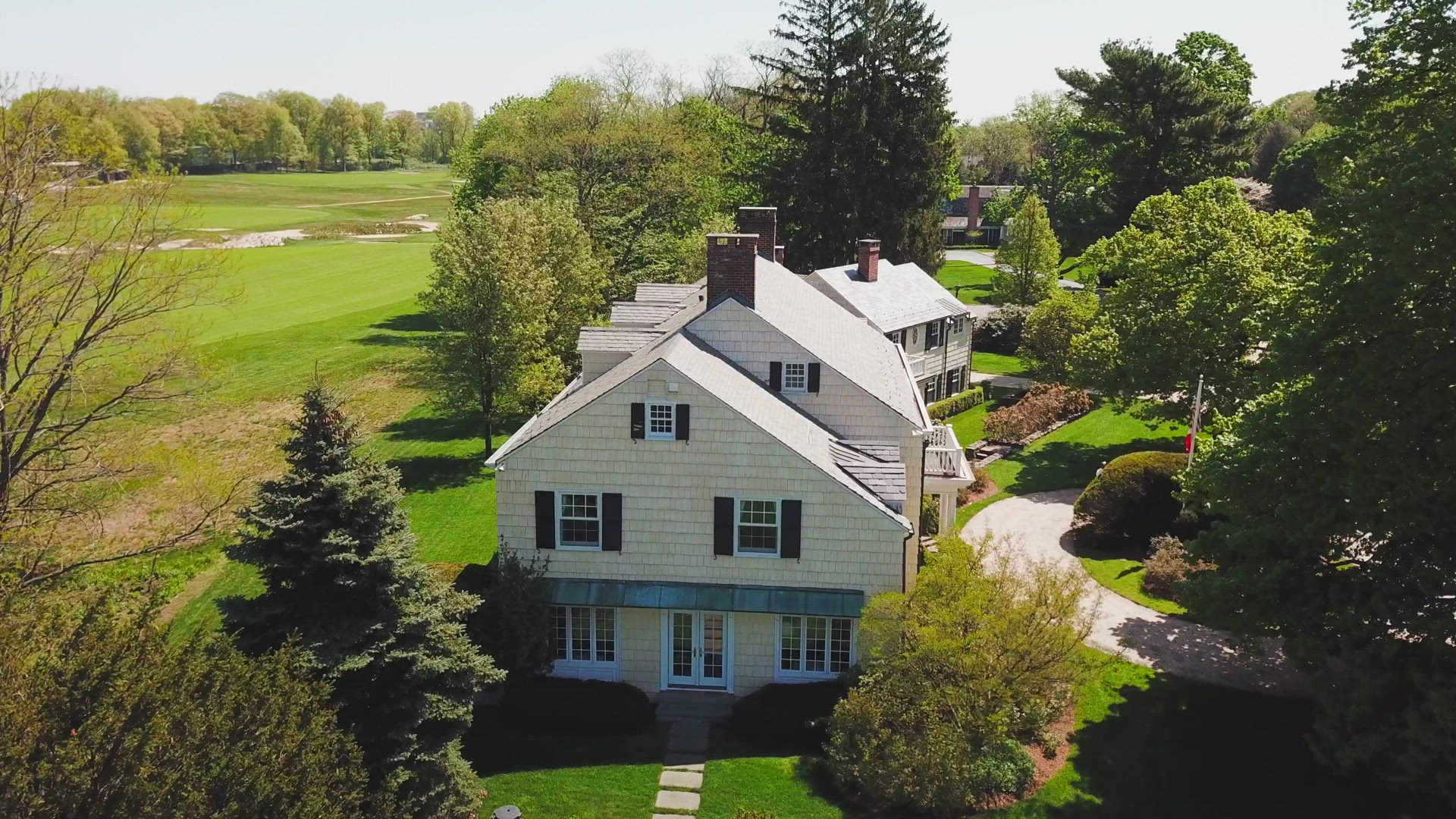 Flyover Luxury Home in Long Island - Dolly Shot