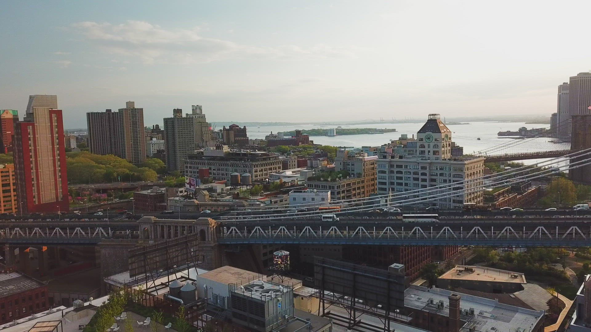 Slider Shot of the Manhattan Bridge