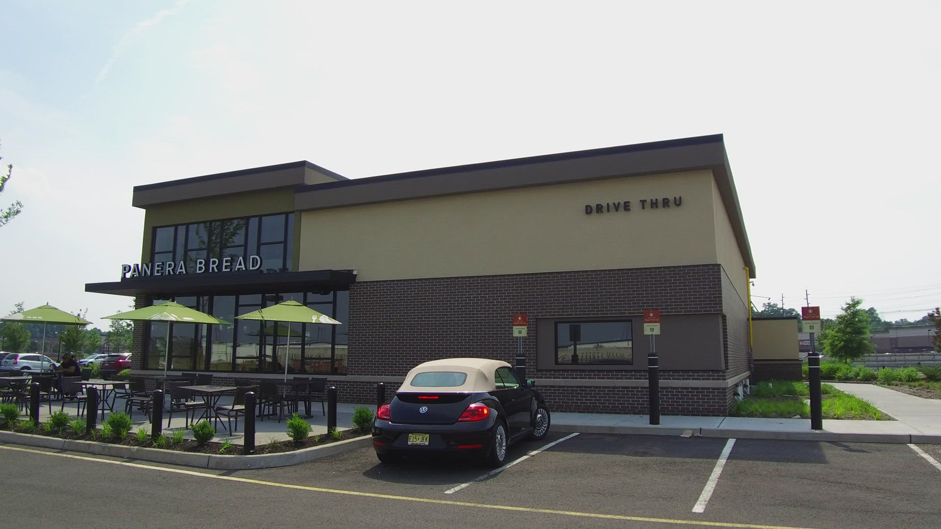 Panera Bread Restaurant - Pan Left