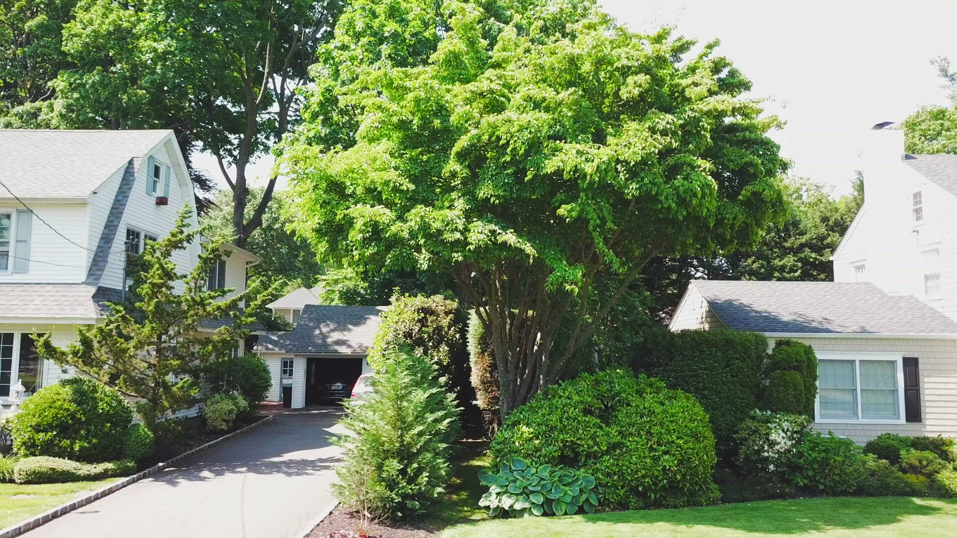 Beautiful Slider Shot of a Suburban Home in Long Island