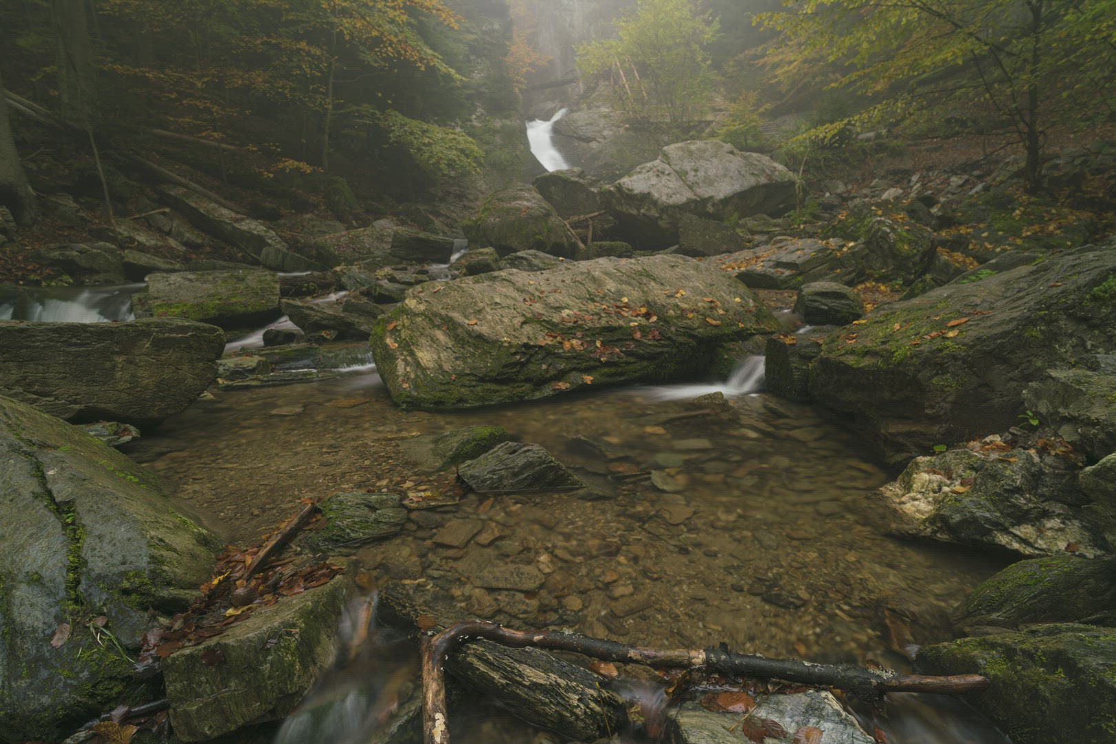 Autumn foggy waterfalls 8K