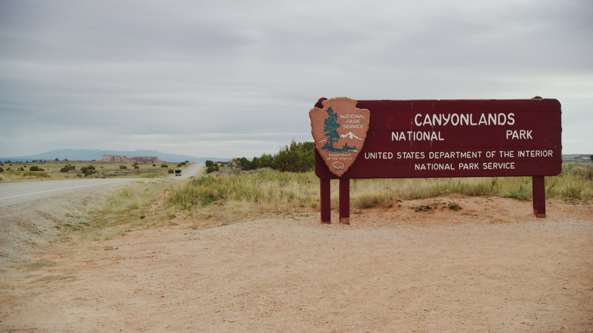 Static shot of Canyonlands National Park sign