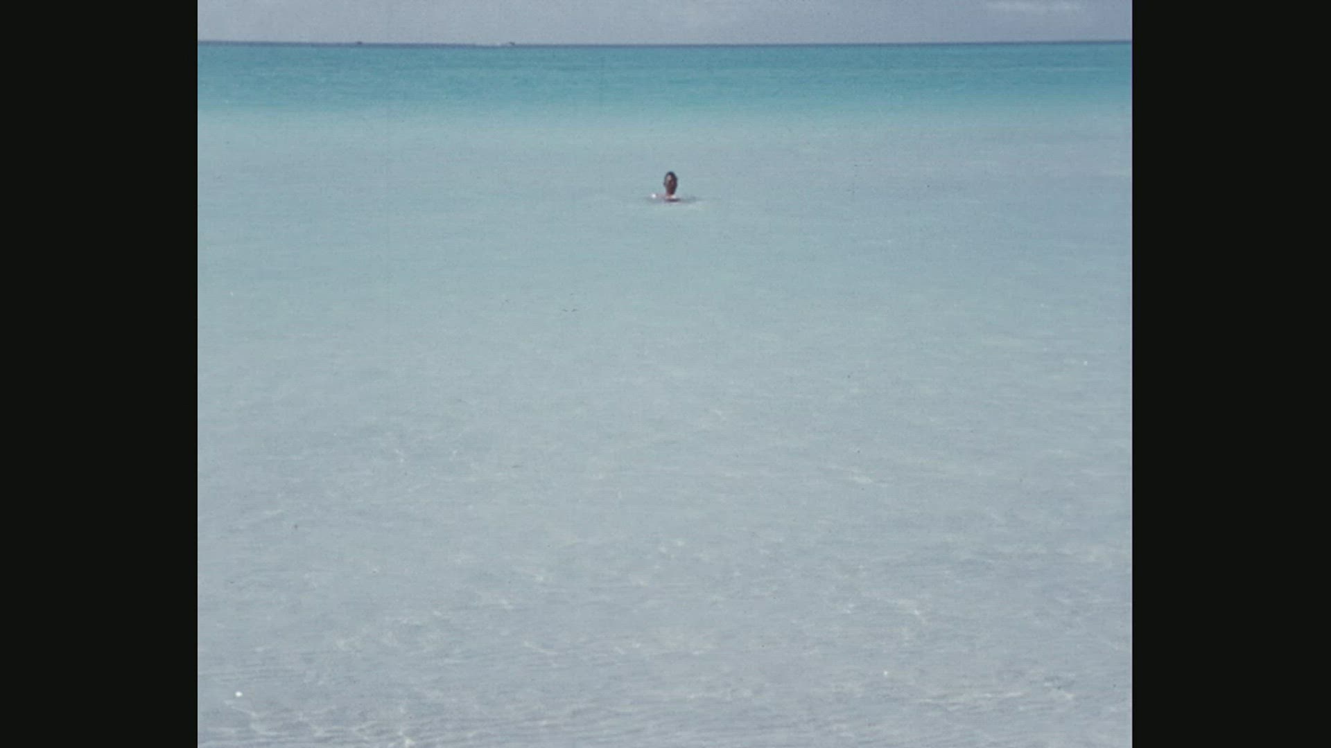 Cannes - beach - 1960´s - various touristic shots - homevideo style
