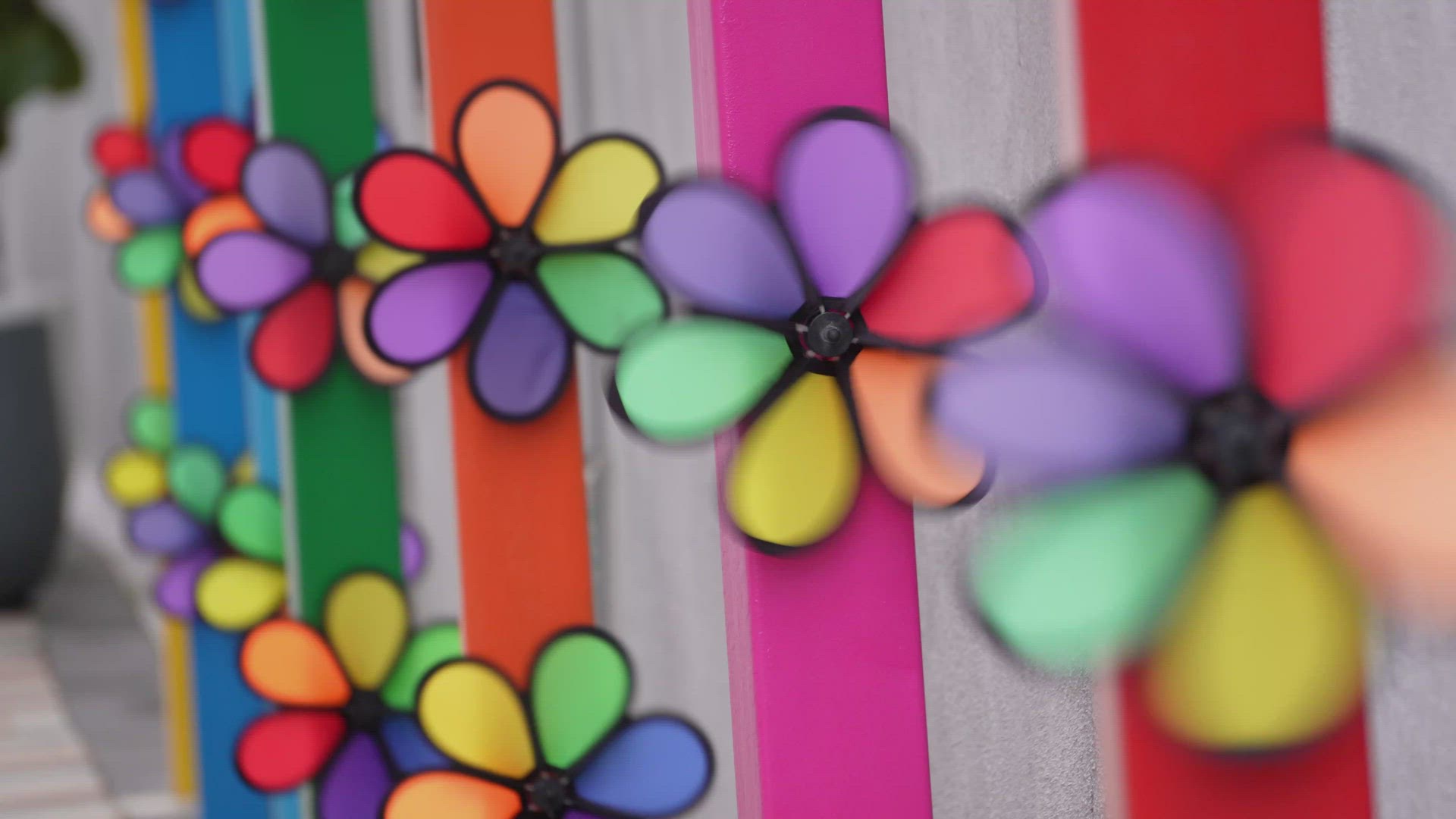 Rainbow flower spinner windmill fan rotate