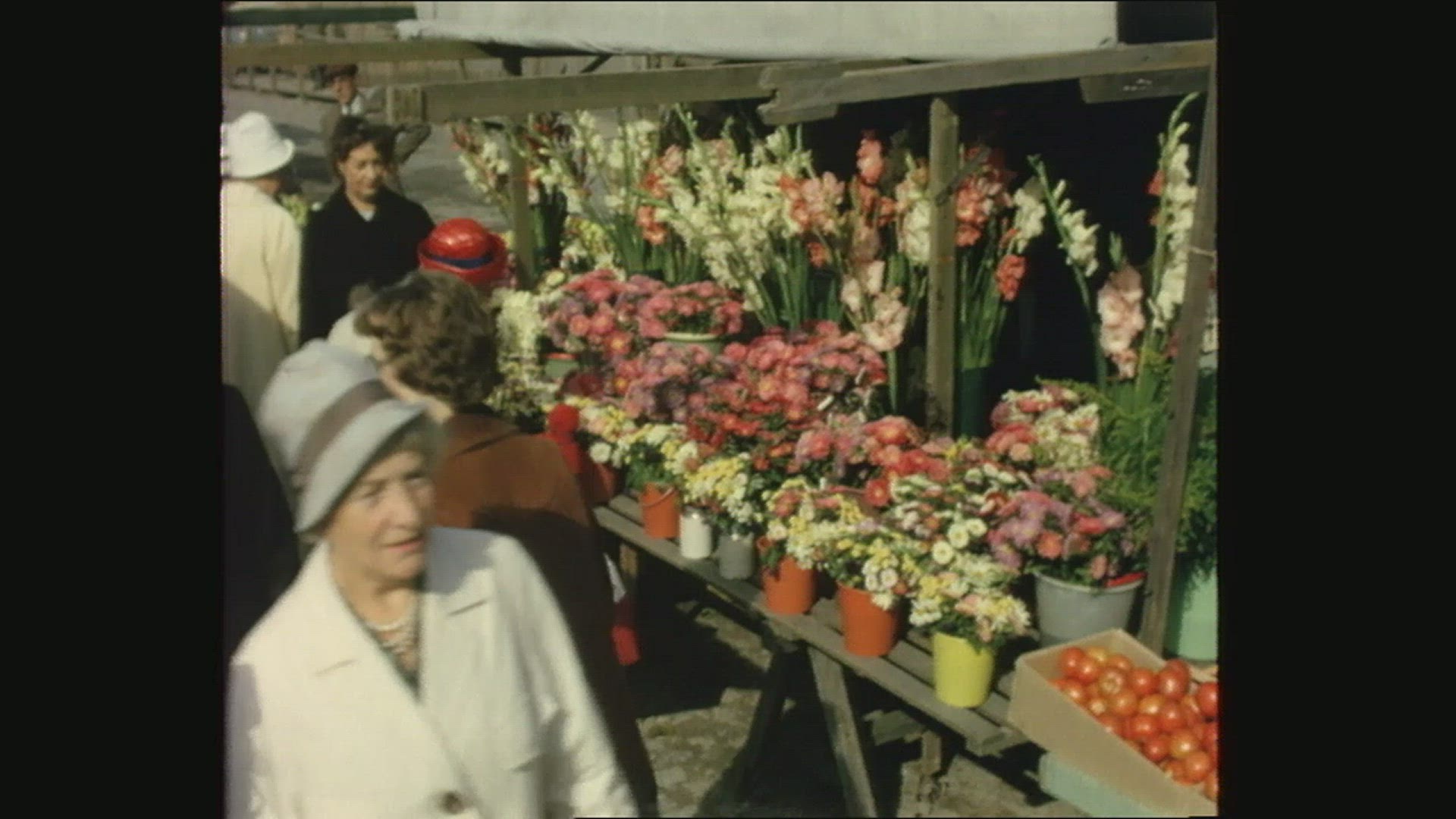 people at market places in Sweden - 1960´s