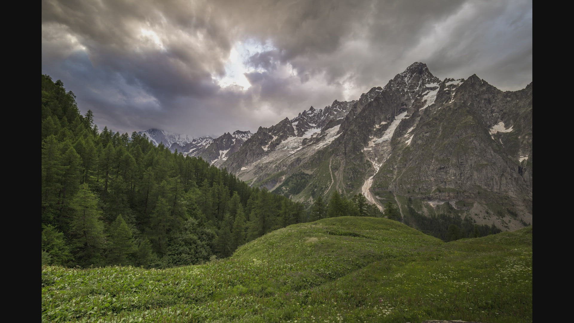 Timelapse, Grand Jorasses, Mont Blanc Massiv, France