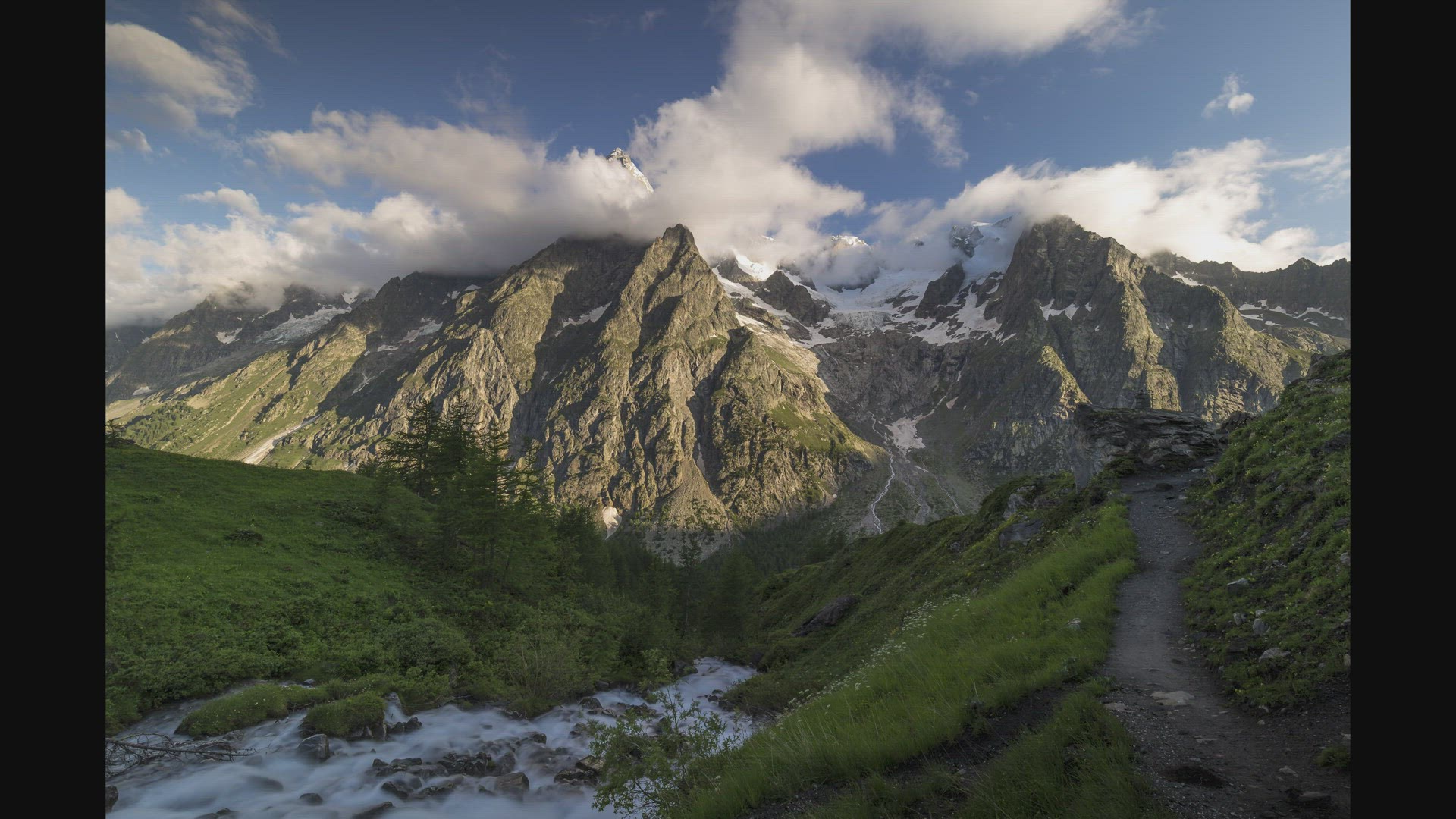 Timelapse, Grand Jorasses, Mont Blanc Massiv, France 