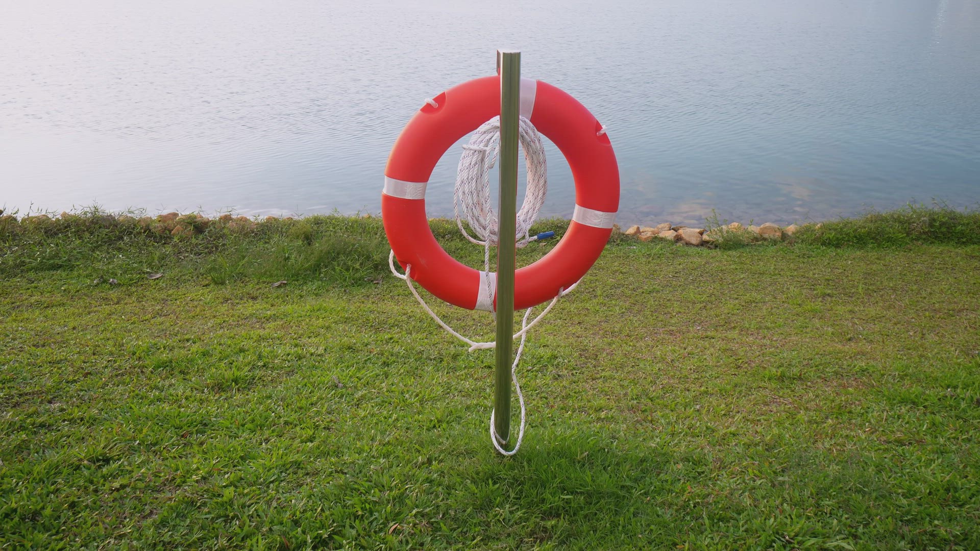 Slowly move toward lifebuoy