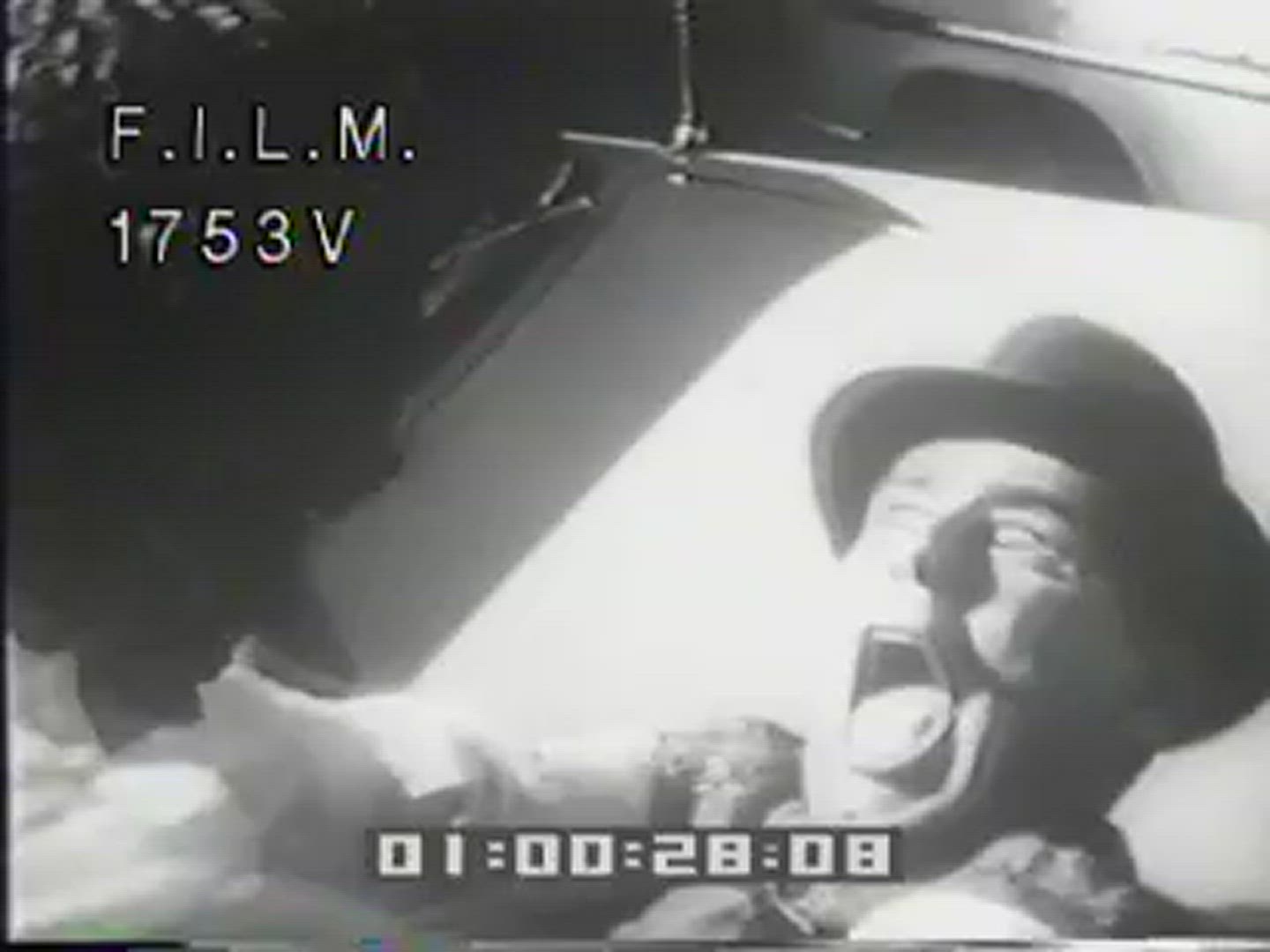 VINTAGE WOMEN SCREAMING