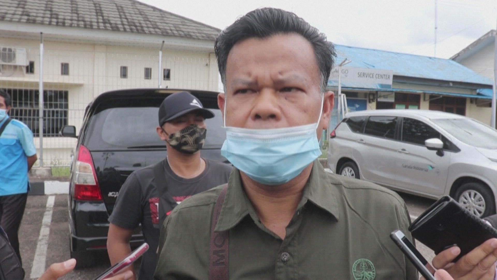 sumatra smuggled orangutans