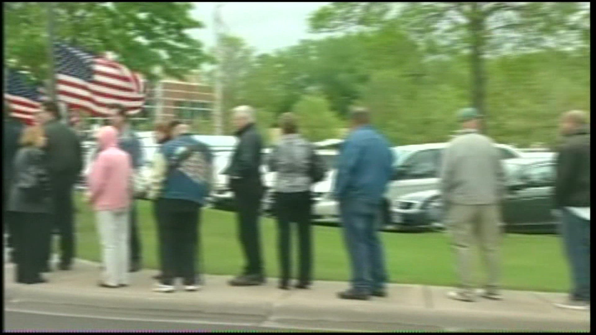 Hundreds pay respects to slain Maplewood police officer
