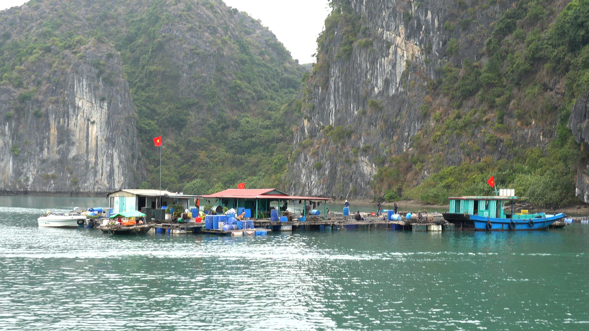Floating houses in Ha Long Bay