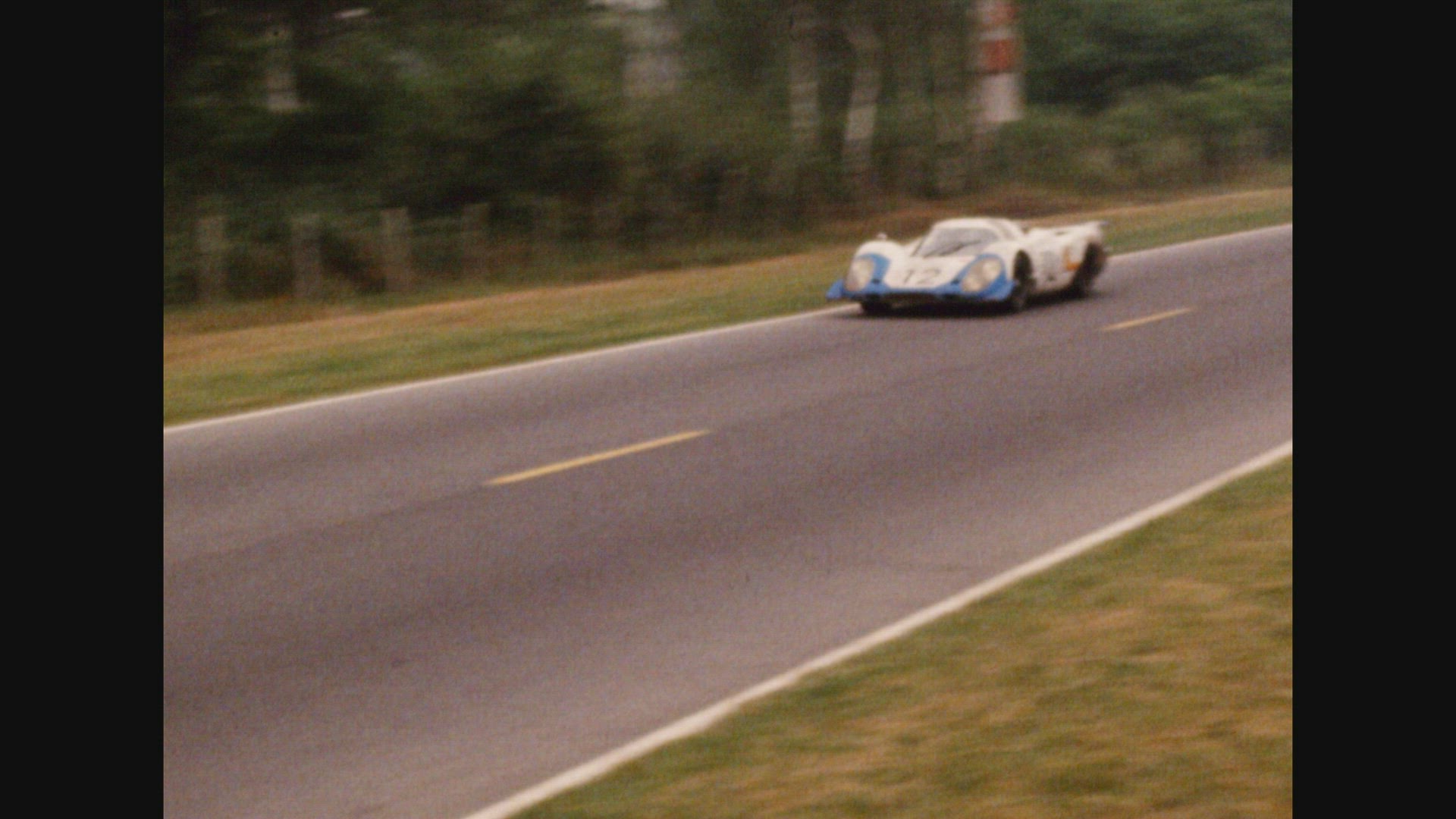 Car no. 32 (Matra MS630) left to right, mid-shot (Le Mans 24 Hour Race 1969)