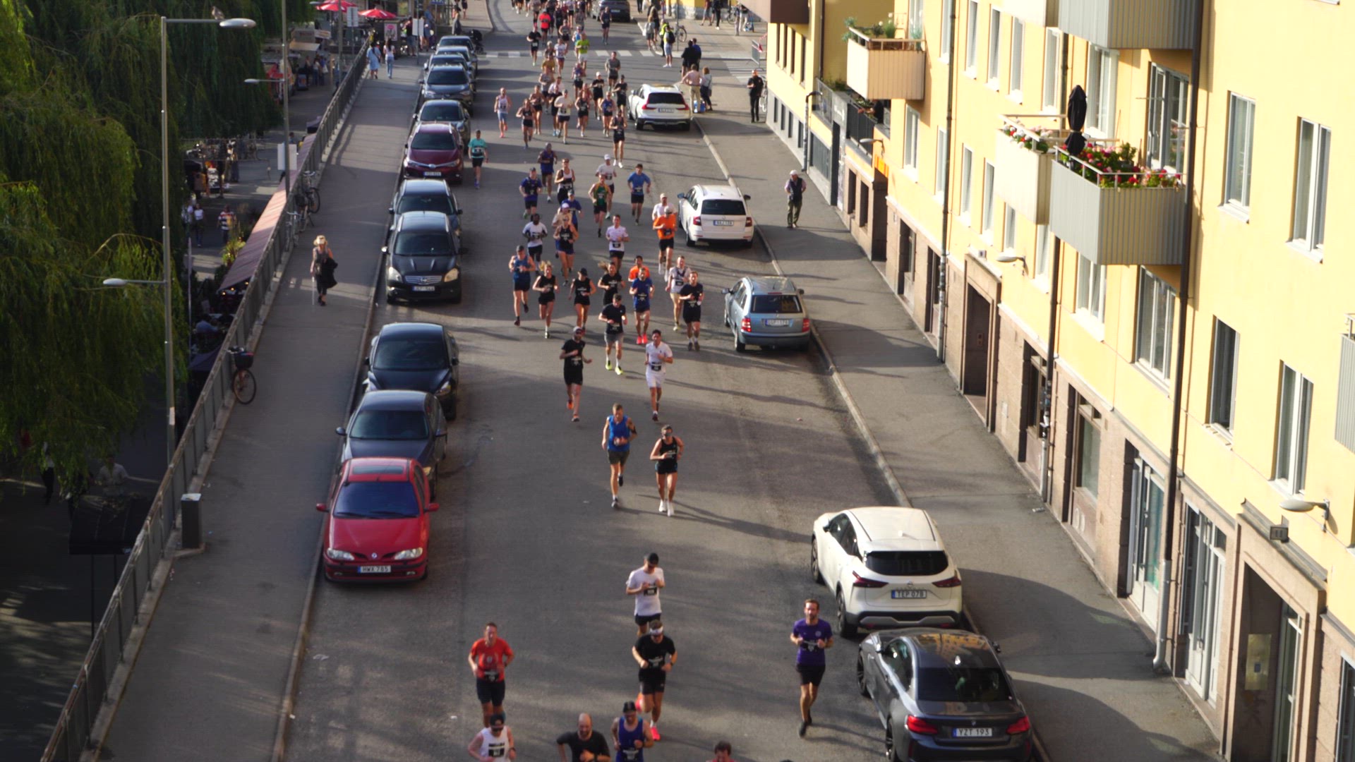 stockholm half marathon - runners in street near Hornstull in Stockholm