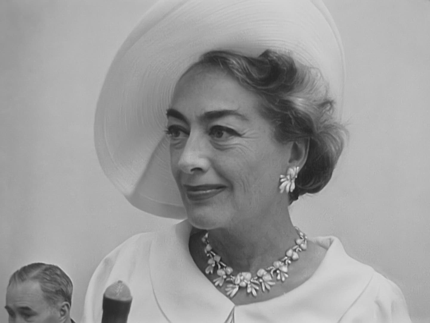 JOAN CRAWFORD NO BUG.mp4