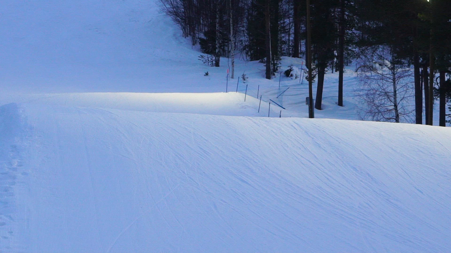 downhill skier - slomo.mp4