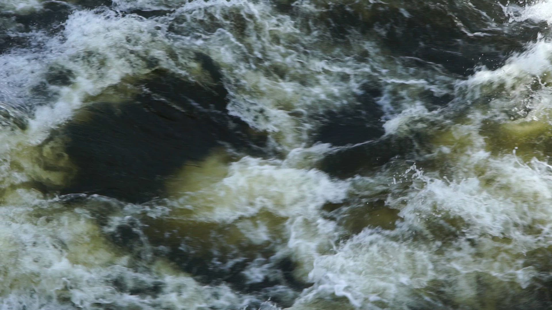 water flowing - splashing - slomo - waves.mp4