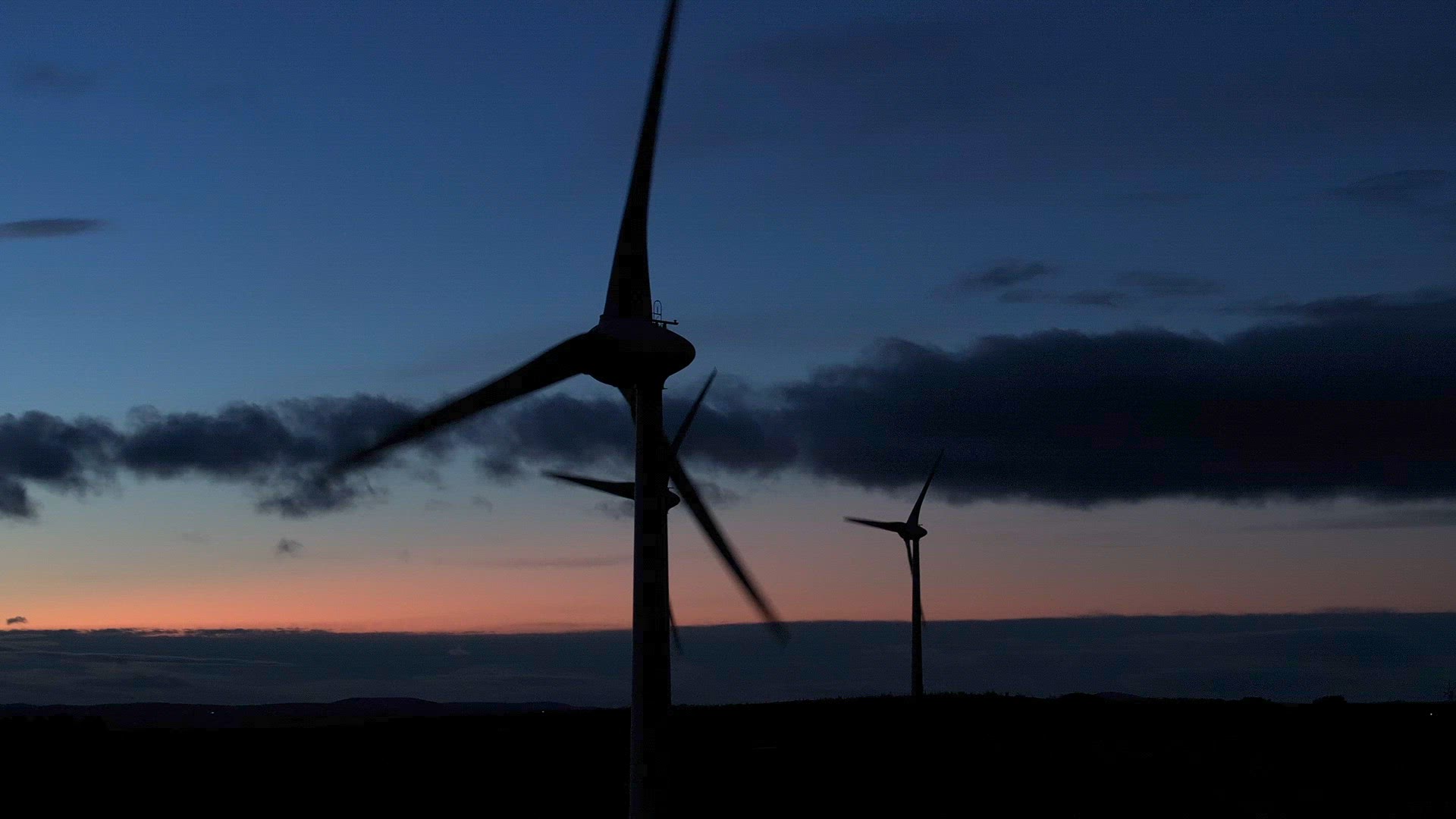 Wind Turbines Generating Reliable Energy Source Through the Night
