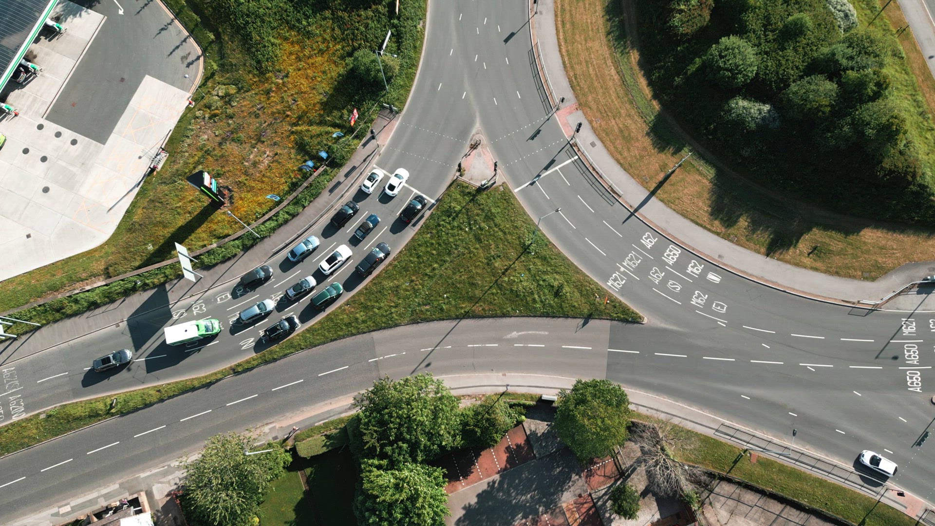 Vehicles Stopping at a Traffic Light Controlled Roundabout System