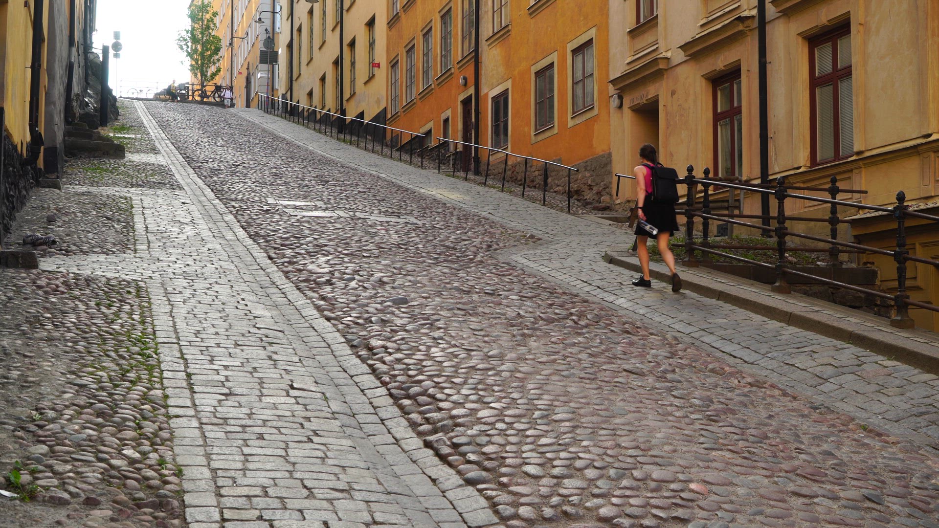 steep street - three persons walking.mp4