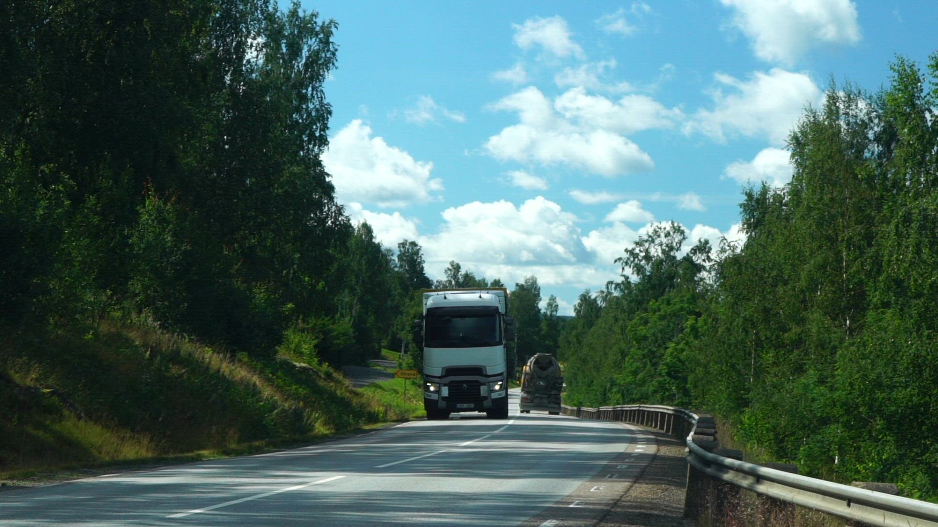 trucks - traffic - road sweden - slomo.mp4