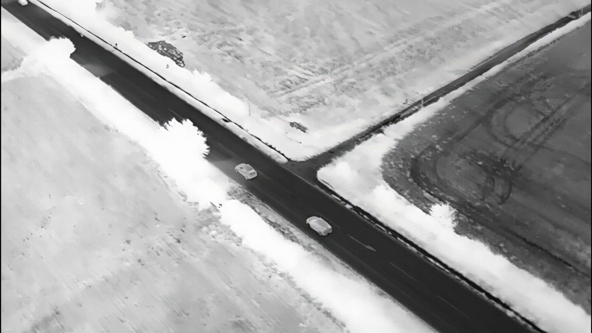A Stopped Vehicle Seen on a Thermal Imaging Camera